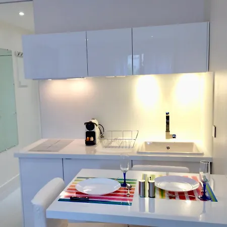 캐널 스튜디오 - 가레 드 레스트 * 파리