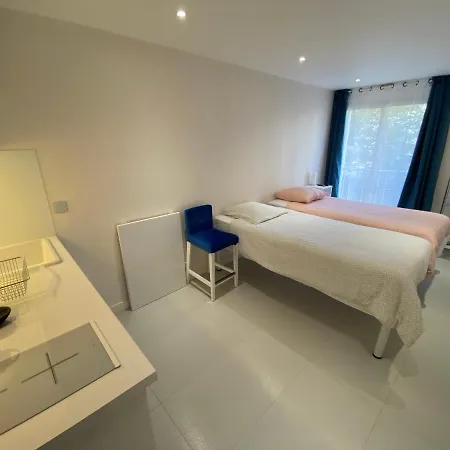 캐널 스튜디오 - 가레 드 레스트 *